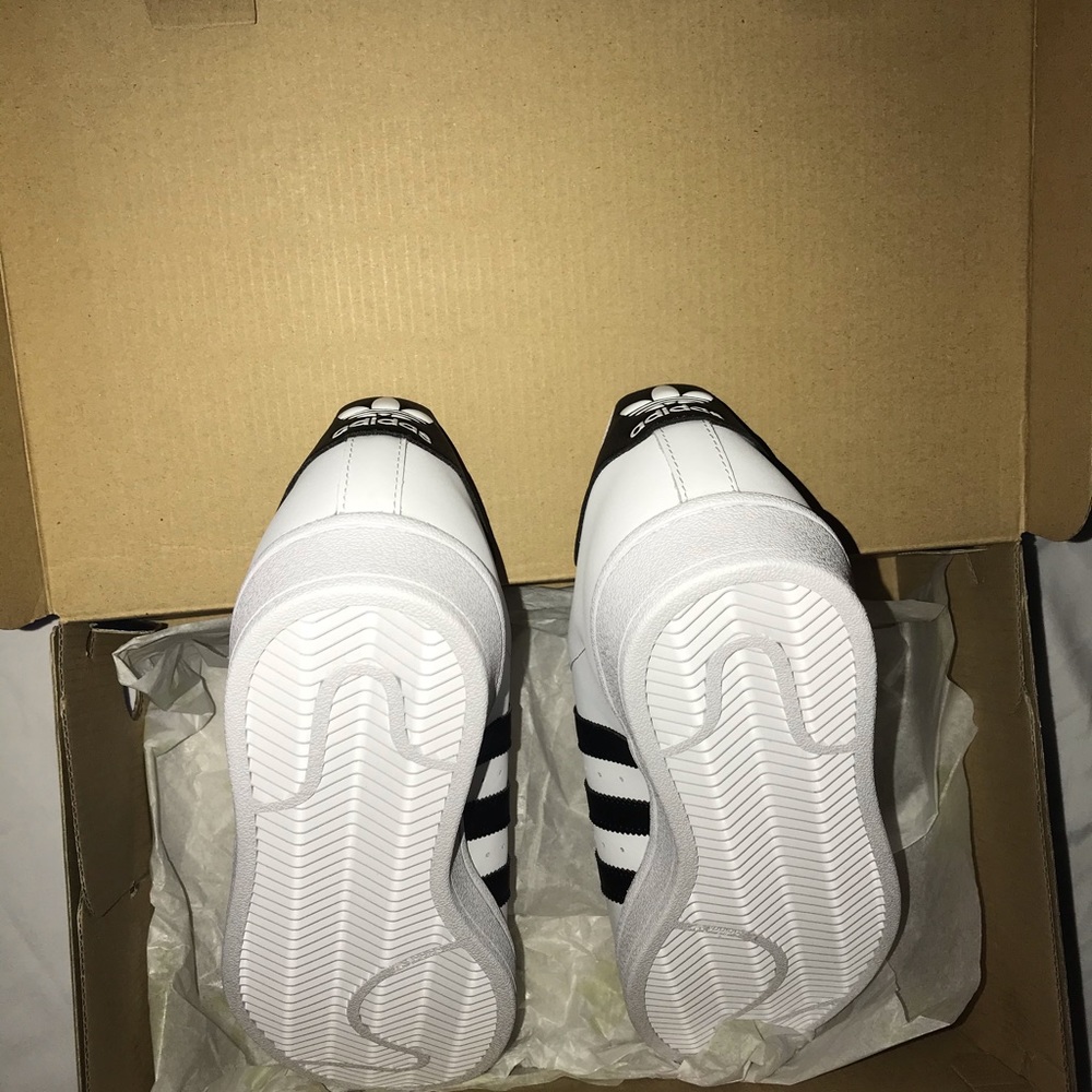 Shoes - Picture 4 of 4